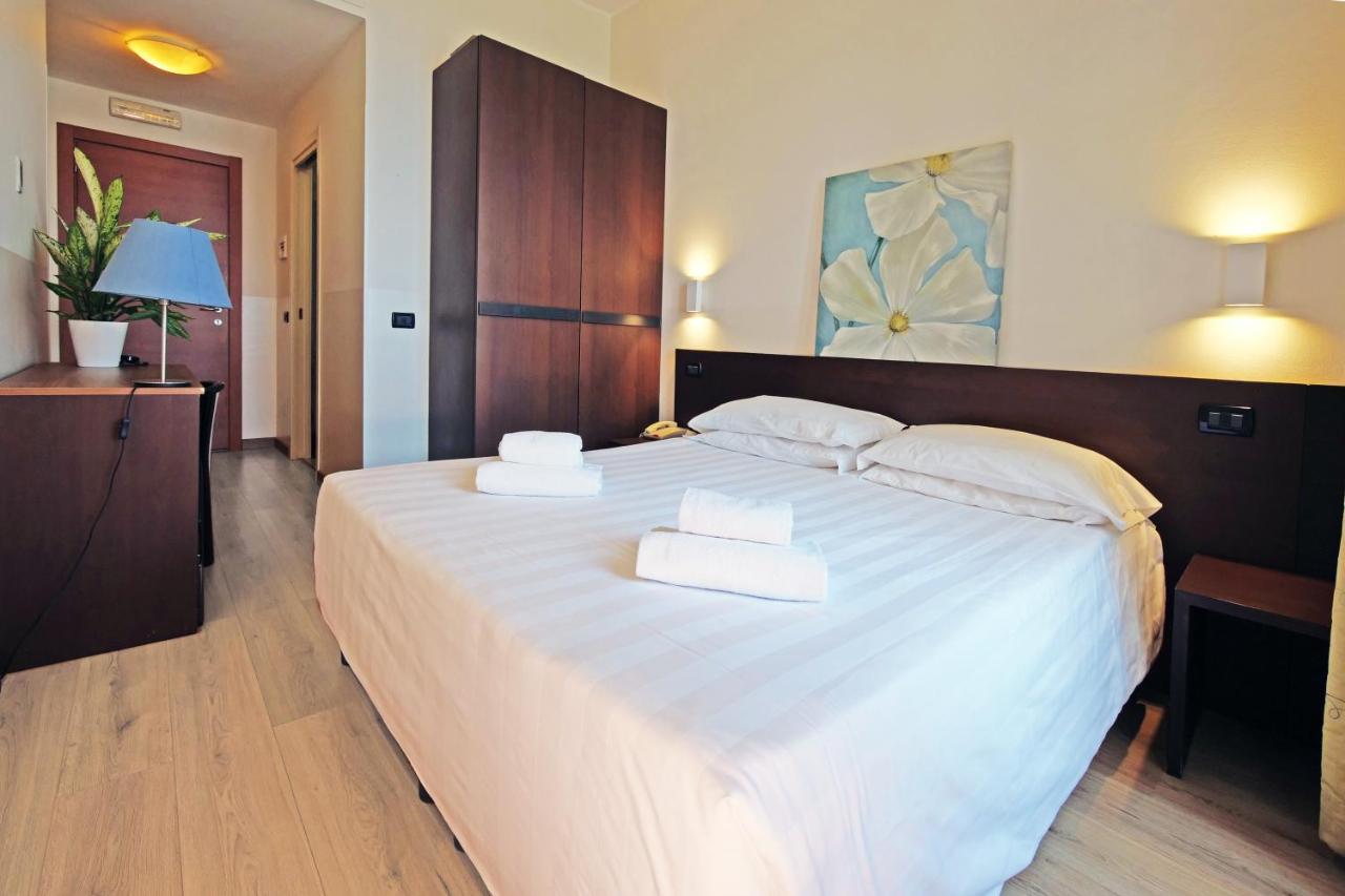 Hotel Corallo Imperia Eksteriør billede