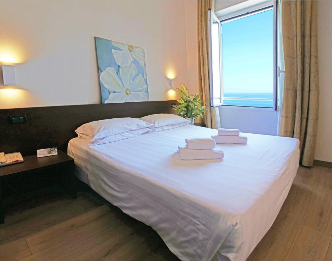Hotel Corallo Imperia Eksteriør billede