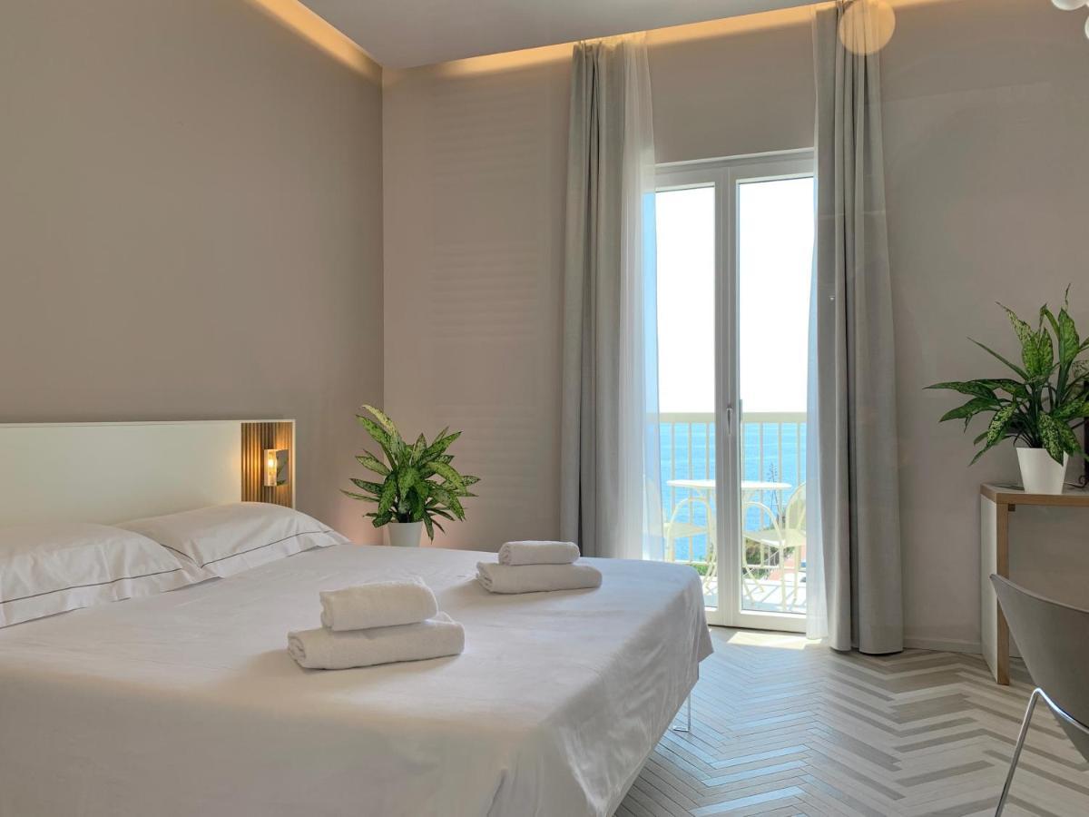 Hotel Corallo Imperia Eksteriør billede
