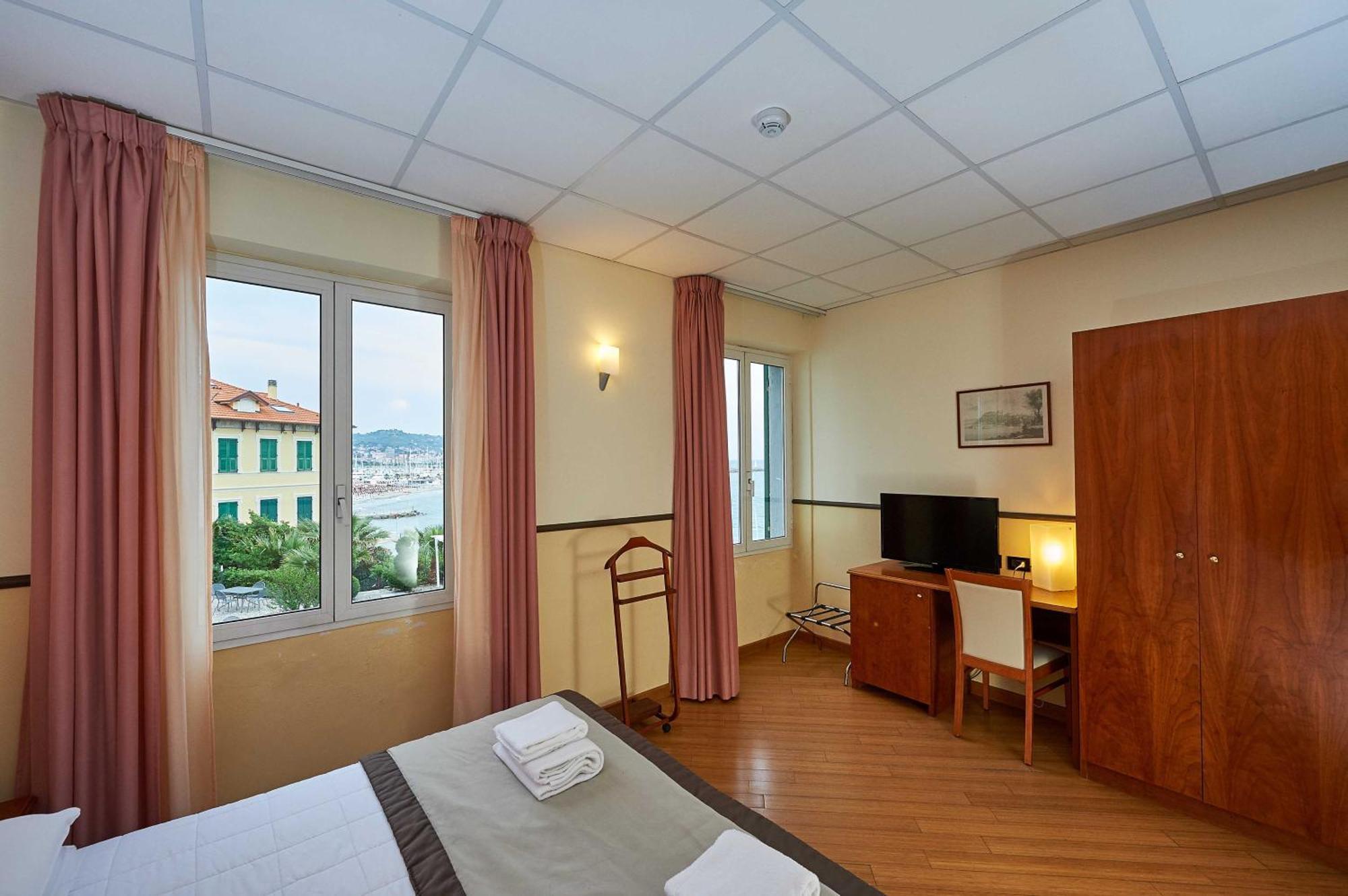 Hotel Corallo Imperia Værelse billede