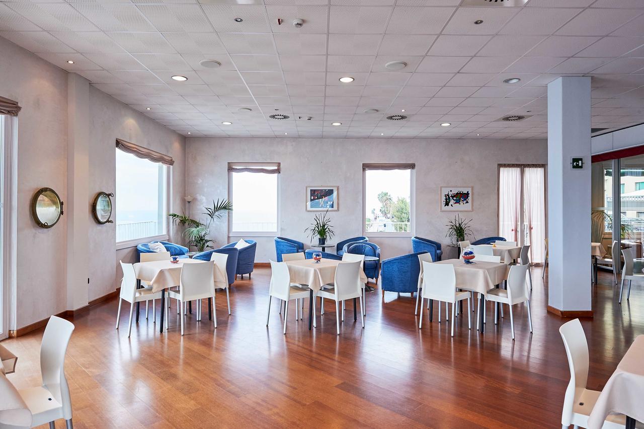 Hotel Corallo Imperia Eksteriør billede